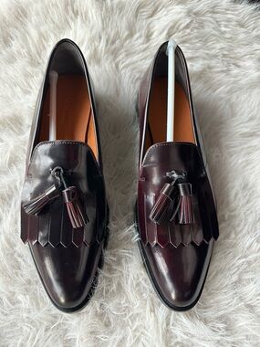 Everlane Women's Tassel Kiltie Loafers in Burgundy flats